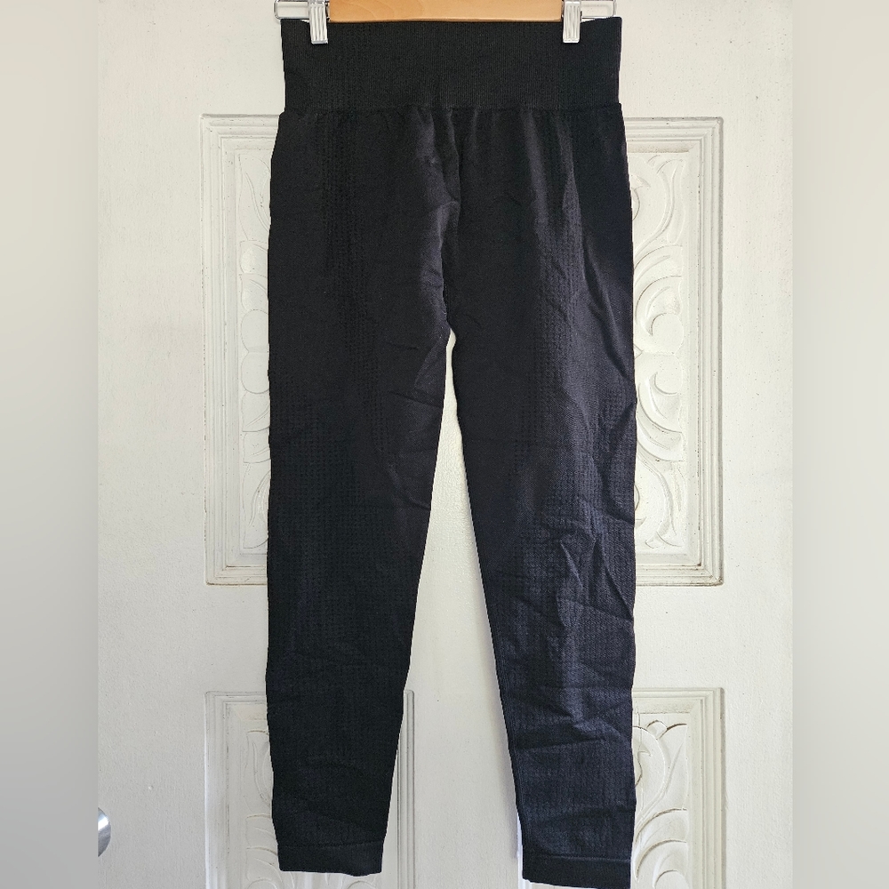 NWOT Women's Black Athletic Yoga Workout Leggings Size Medium